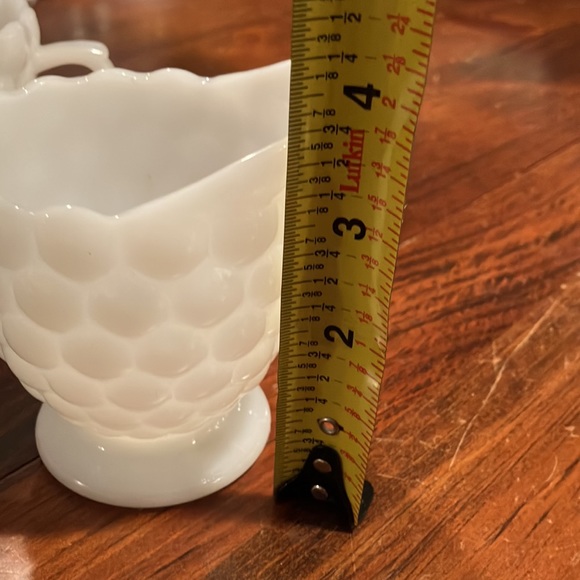 Vintage Milk glass cream & sugar set - Picture 10 of 10